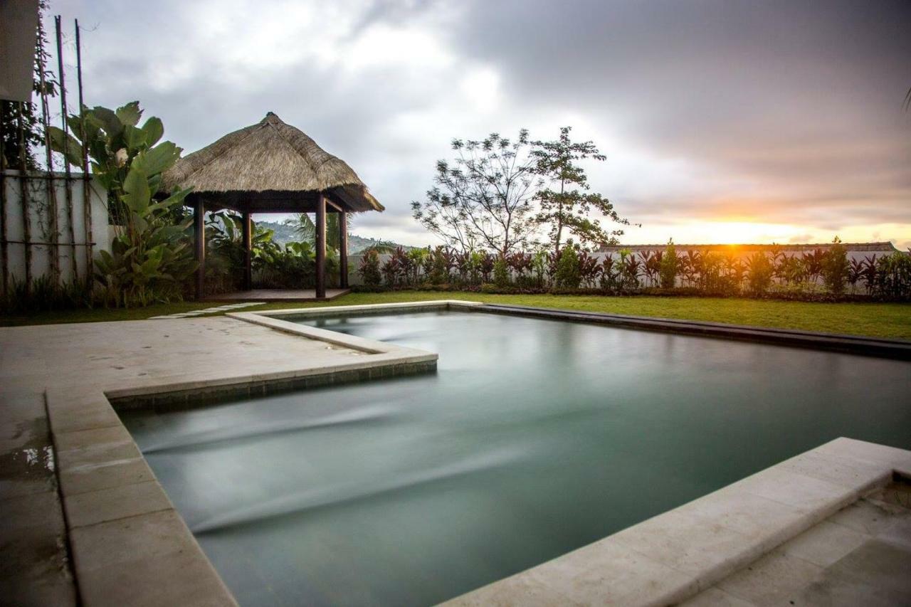 Villa Putih 러비나 외부 사진