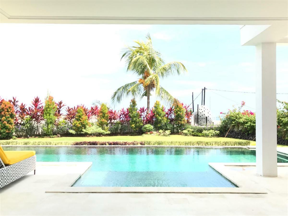 Villa Putih 러비나 외부 사진