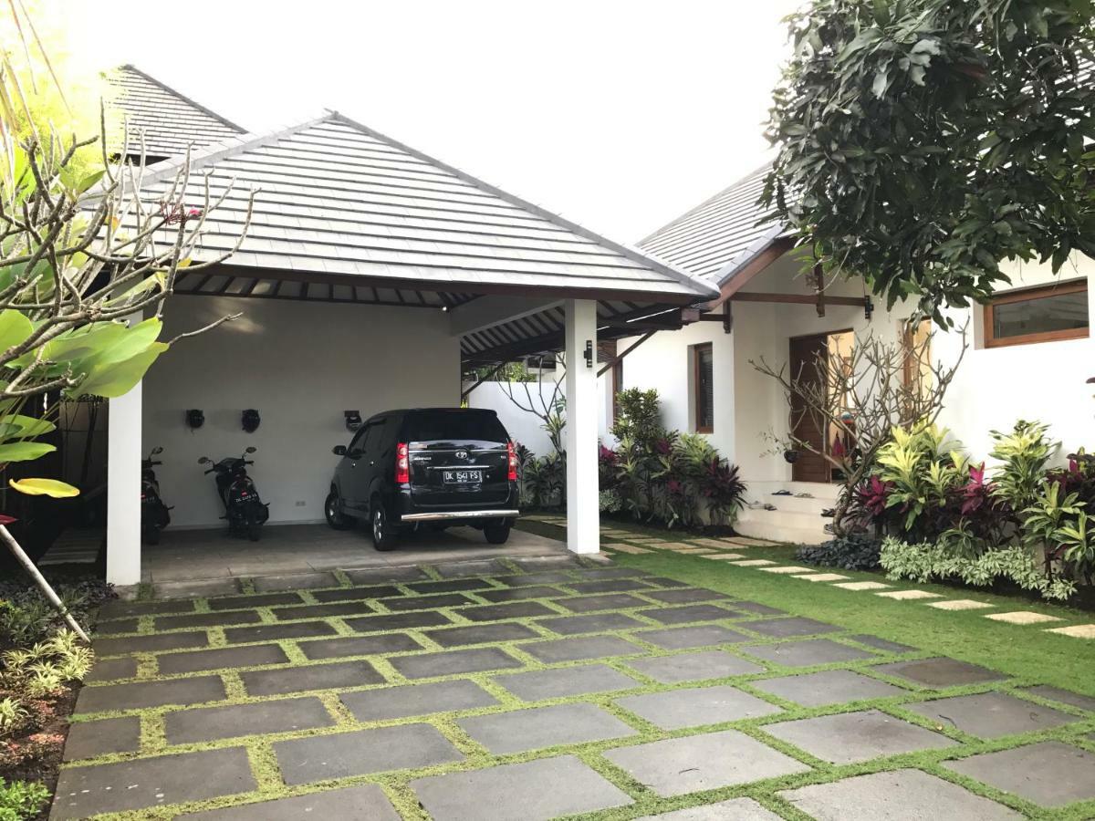 Villa Putih 러비나 외부 사진